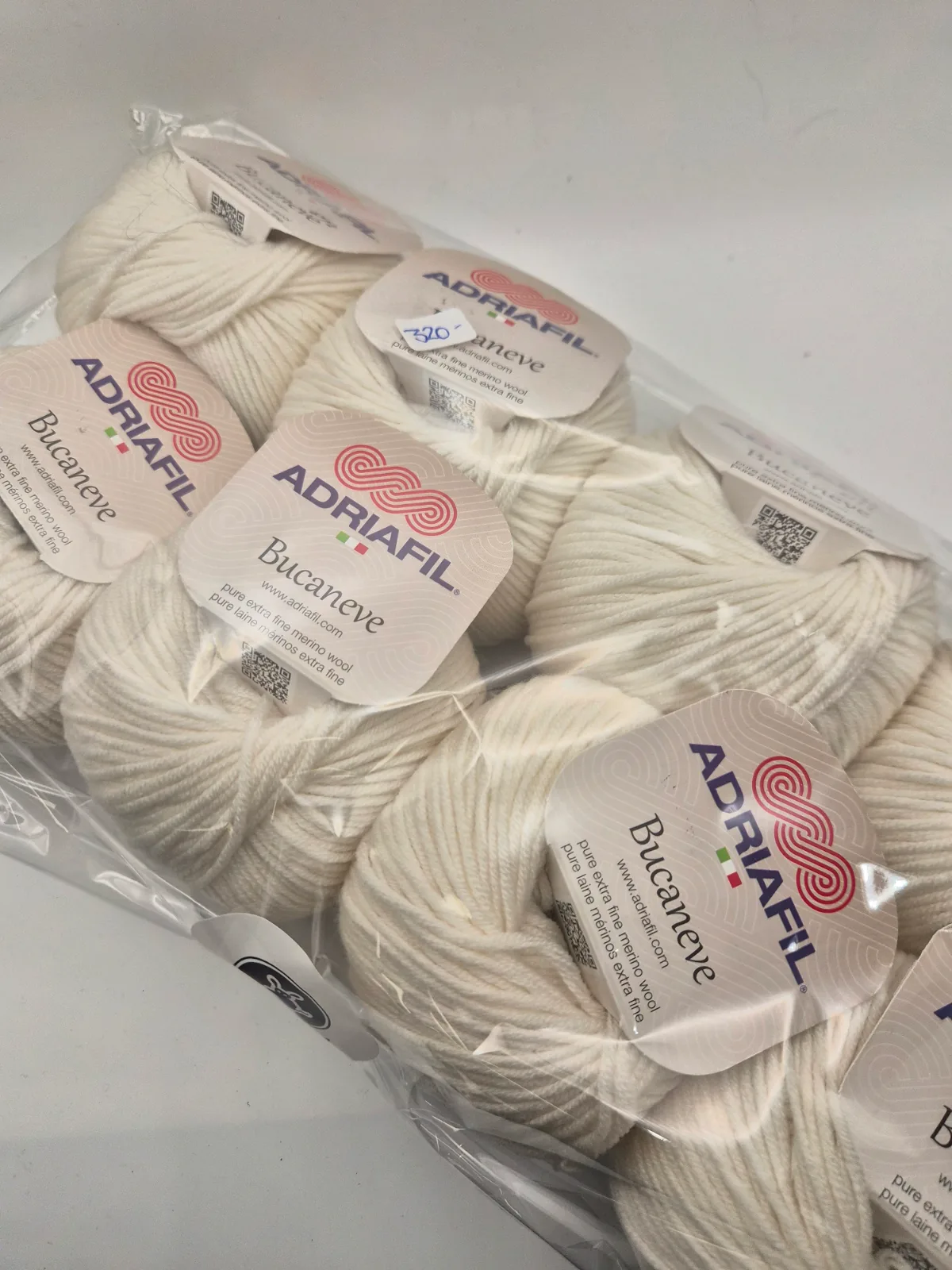 Rea paket Bucaneve 8 nystan färg Naturvit – Adriafil
