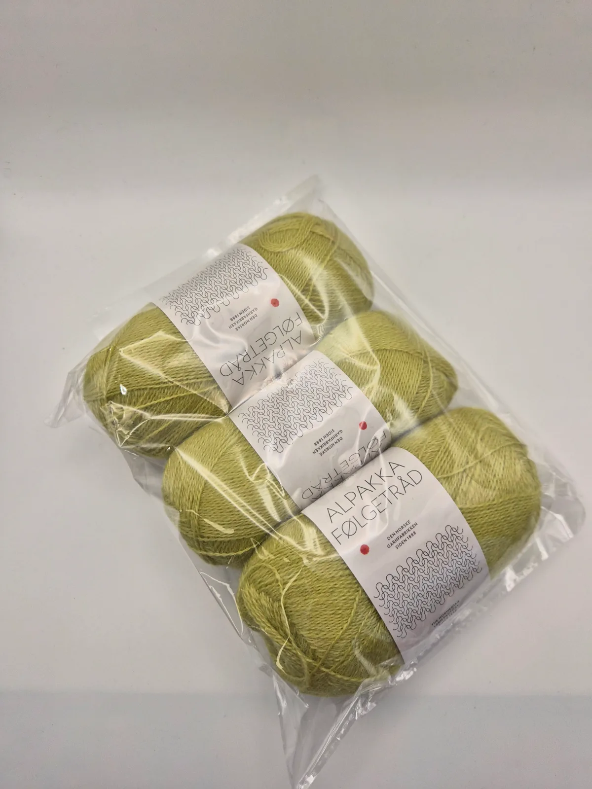 Rea paket Alpakka Följetråd 3 nystan färg Sunny lime 9825 – Sandnes